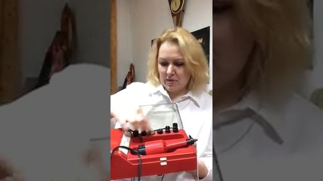 Страшно красиво! Как советские женщины делали маникюр. смотреть онлайн