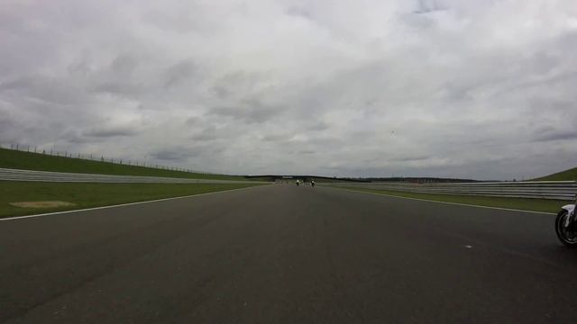 snetterton 18042016 bike track day suzuki gsxr 600 K4 on board with smith go pro. 5