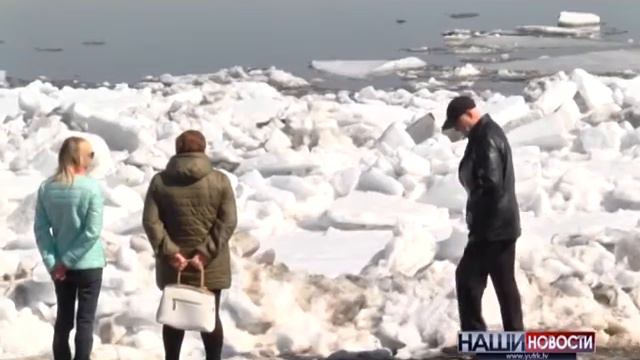 На реке Томь начался ледоход. смотреть онлайн