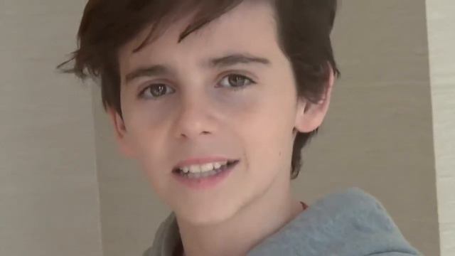 Finn Wolfhard , Jack Dylan Grazer , Chosen Jacobs смотреть онлайн