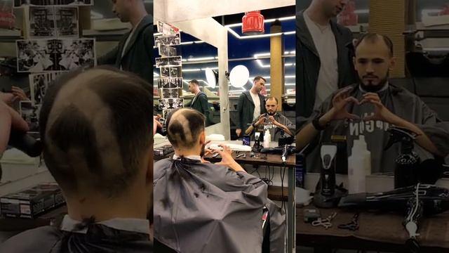 Стрижка в барбершопе смотреть онлайн