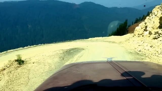 Peterbilt logging truck coming off cliff with load in Bellingham,Wa. смотреть онлайн