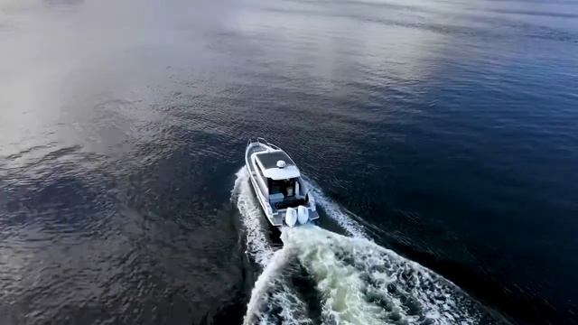 Катер NordKapp Gran Coupe 905 с моторами 2 X Mercury Verado 250HP V8