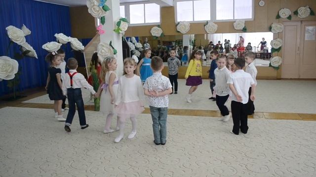 Кристина танцует! Самая нежная песня... Танец для мамочек))) смотреть онлайн