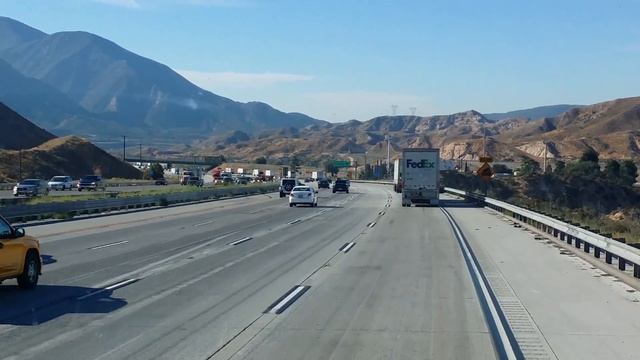 ROAD TRIP: STUNNING VIEW OF THE CALIFORNIA MOUNTAINS - INTERSTATE 15 SOUTH - California, USA смотреть онлайн