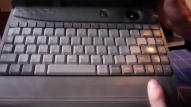 Very Old Laptop vs. Dell Inspiron Mini 9 Hardware смотреть онлайн