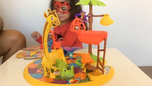 Mouse Trap/Trolls Trap Family Fun Game! Dreamworks Trolls Toys Get Trapped! смотреть онлайн