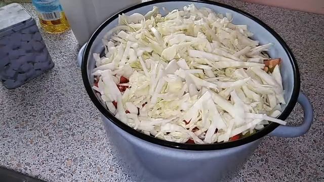 САЛАТ ЗИМУШКА//ВКУСНЫЙ И ОЧЕНЬ ПРОСТОЙ//БЕЗ СТЕРЕЛИЗАЦИИ смотреть онлайн