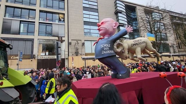 Karneval 2023: Rosenmontagszüge In Düsseldorf | Karneval 2023 In Deutschland