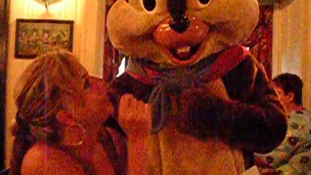 Chip at Liberty Tree Tavern Magic Kingdom смотреть онлайн