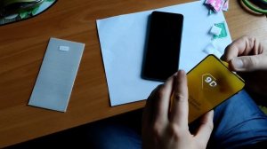 Наклеивание закаленного 9D стекла на Redmi Note 9 Pro