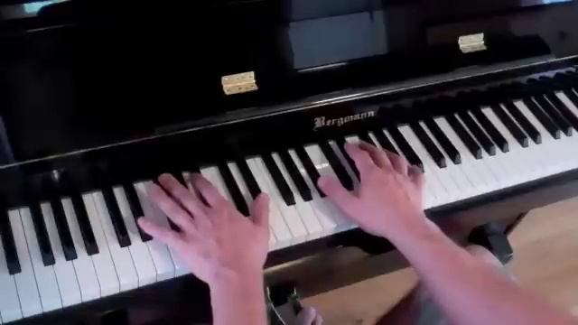 How to play We are the Champions смотреть онлайн