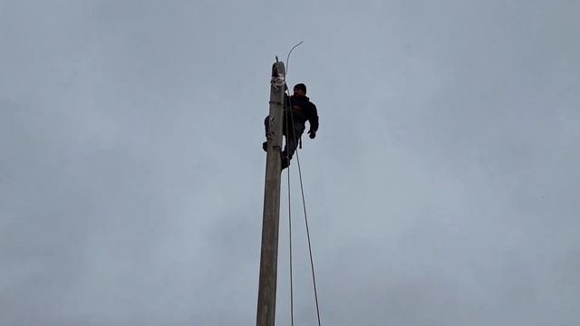 Поднимаем КОЛХОЗ(Монтаж кабеля СИП) смотреть онлайн