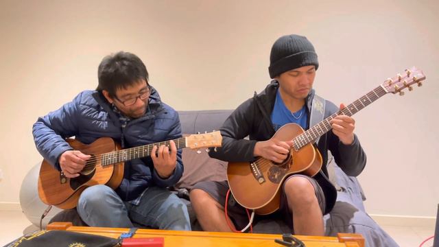 Dekat Di Hati - RAN | Mini Maton Blackwood and Diesel Guitar Cover Feat. Jim смотреть онлайн