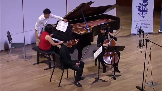 Sillage Piano Trio, Cassado Piano Trio in C Major, 1st movement смотреть онлайн