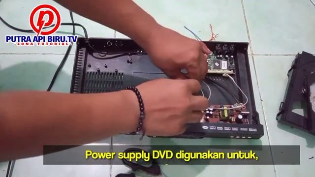 CARA MEMBUAT MP3 BLUETOOTH PLAYER DARI DVD RONGSOKAN смотреть онлайн