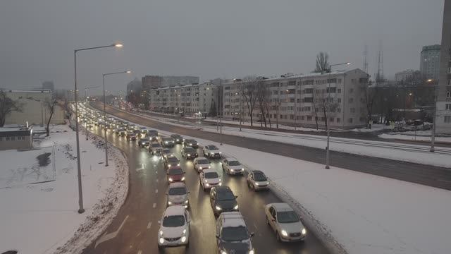 Гигантская пробка на новой эстакаде в Самаре .mp4 смотреть онлайн