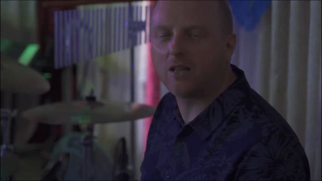Старый, добрый, мессианский рок-н-ролл. Спасибо Игорю Кузьменко за предоставленную сцену и свет. смотреть онлайн