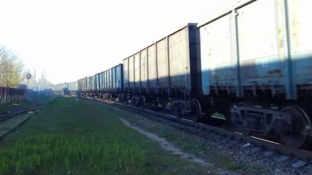 2ТЭ116-1458 отправляется с грузовым со станции Бердянск. смотреть онлайн