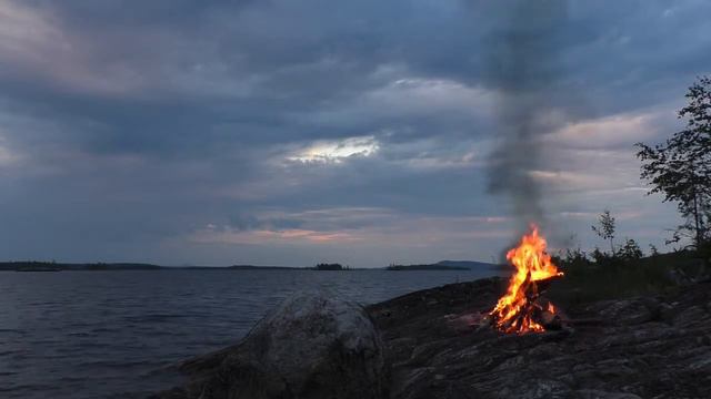 АСМР Расслабляющие звуки КОСТРА у РЕКИ / МГНОВЕННЫЙ СОН смотреть онлайн