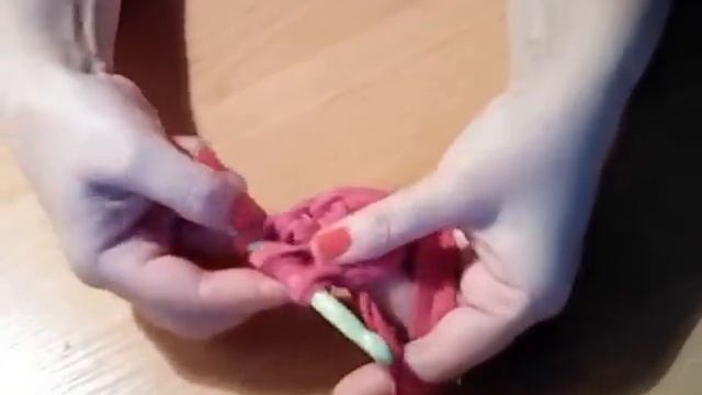 Вязание круглого коврика из нарезанных тканевых полосок крючком смотреть онлайн