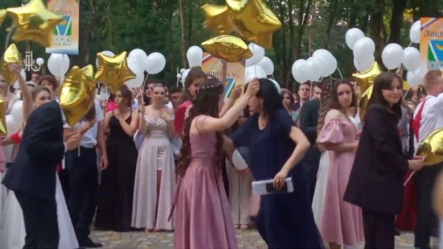 Парад звёзд в Апшеронске. Выпускники 2022 года смотреть онлайн