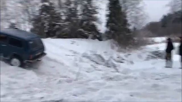 Заезд на снежную гору: Ниссан Мистраль, Нива, Патриот смотреть онлайн