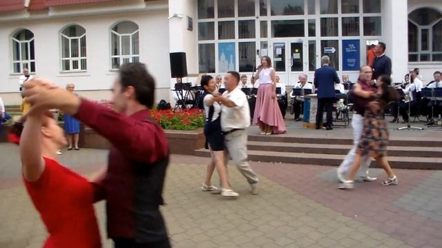 Ловите Минуты Веселья! Застольная Песня! смотреть онлайн