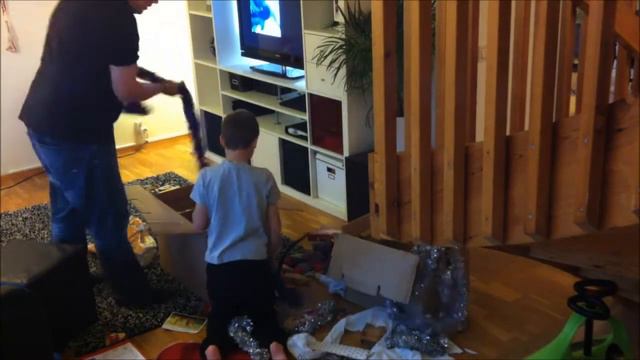 Familjen Svensson julpyntar смотреть онлайн