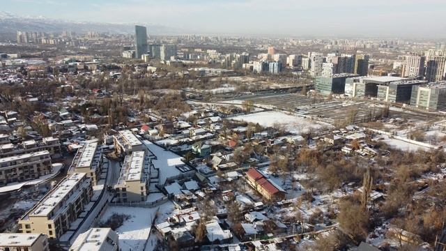 Улица Кажымукана. Пробивка. Алматы, Казахстан, 2022 год. смотреть онлайн
