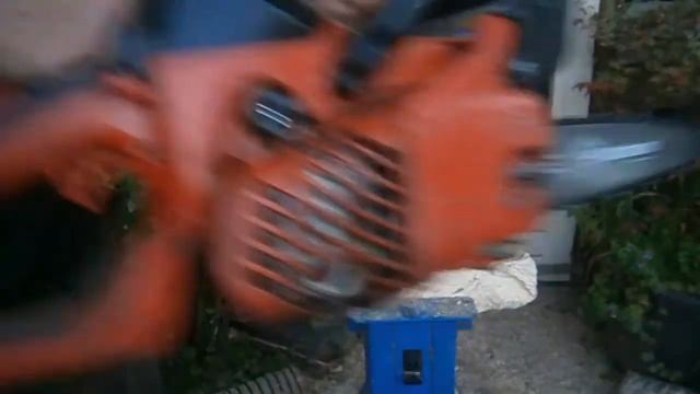 Chainsaw Carving a small owl. Testing rebuilt echo chainsaw CS-350WES смотреть онлайн