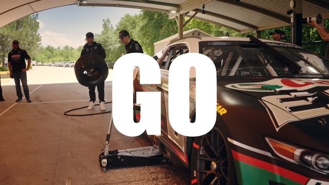 RFK Racing and BWT Alpine F1 Team go head to head in the pits - Castrol EDGE Challenge смотреть онлайн