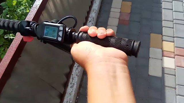 Електросамокат трогается с места смотреть онлайн