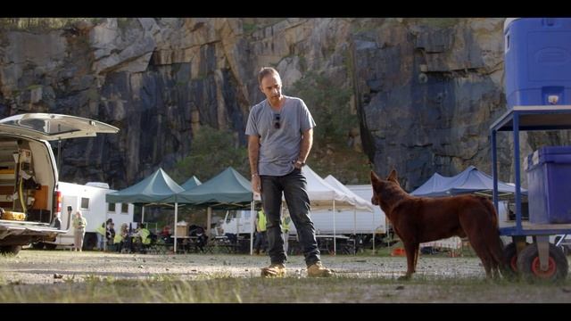 Трейлер ИСТОРИИ о РЫЖЕМ ПСЕ КОКО (2023) Джейсон Айзекс, комедийный актер смотреть онлайн