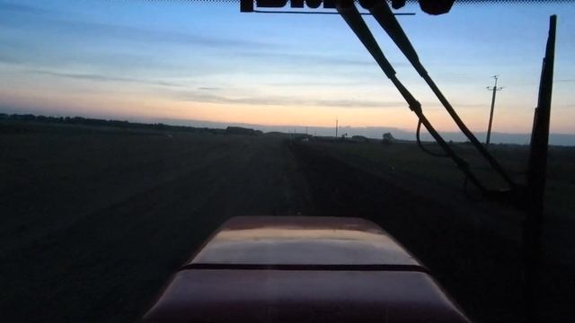 Трактора К-742ПР на подьеме зяби с плугами ПШУ-8 и ПЧ-4.5. смотреть онлайн