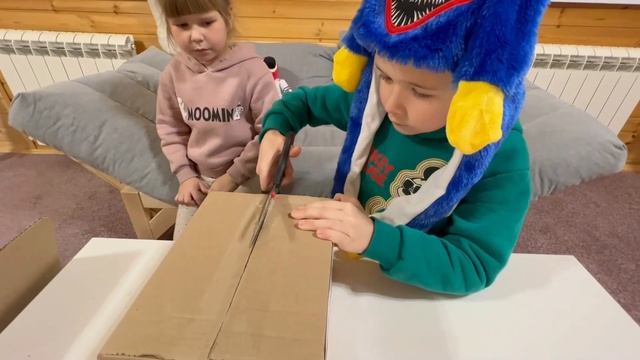 РАДУЖНЫЕ ДРУЗЬЯ в реальной жизни НАСТОЯЩАЯ ИСТОРИЯ как получить подарки от RainbowFriends