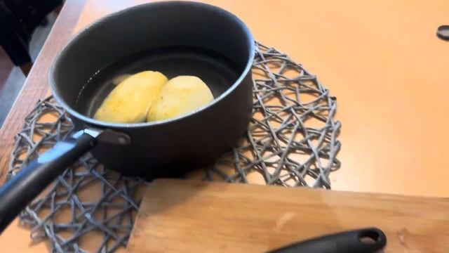 ОБЕД РУССКОГО БОМЖА В США. КАК ЕДЯТ БЕДНЫЕ В США? смотреть онлайн