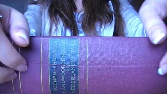 ASMR ~ scratching a book ~ смотреть онлайн
