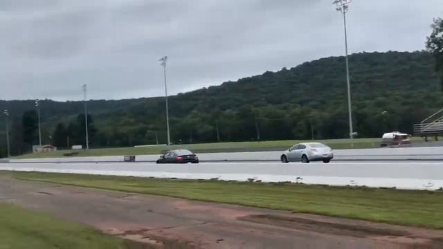 2013 TL SH-AWD vs. 2013 Accord V6 смотреть онлайн