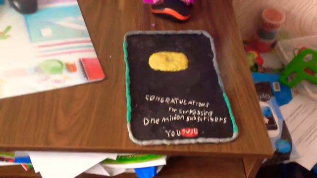 Как я получил золотую кнопку 😮 шучу она из пластилина смотреть онлайн