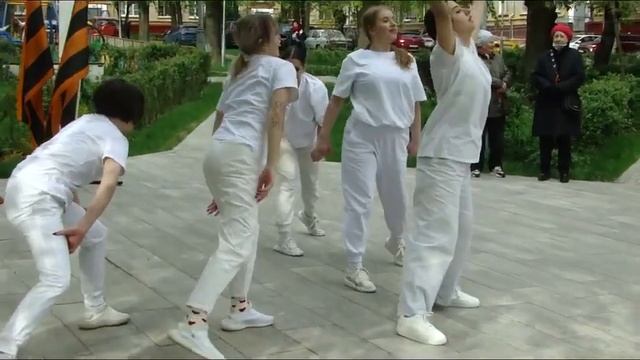 Хореографическая композиция «Я русский» стала кульминацией концерта в районе Москворечье-Сабурово. смотреть онлайн