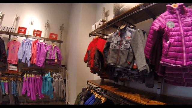 ВЛОГ США ШОППИНГ. ПОКУПКА ПОДАРКА МАМЕ к ДНЮ РОЖДЕНИЯ. КАК МЫ ПРОВЕЛИ ДЕНЬ смотреть онлайн