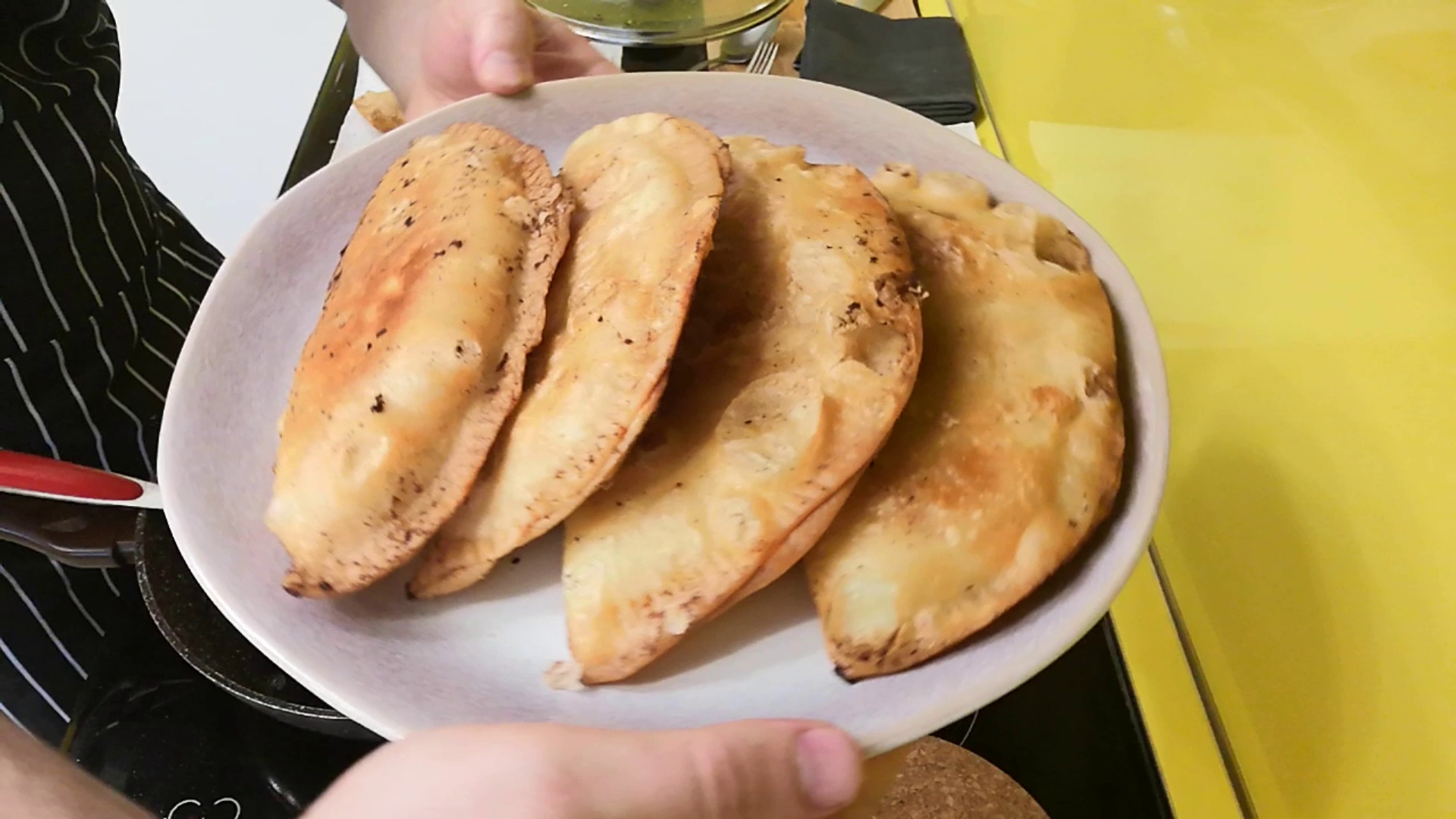 Как готовить Чебуреки как в СССР!!! Хрустящее тесто и сочная начинка смотреть онлайн