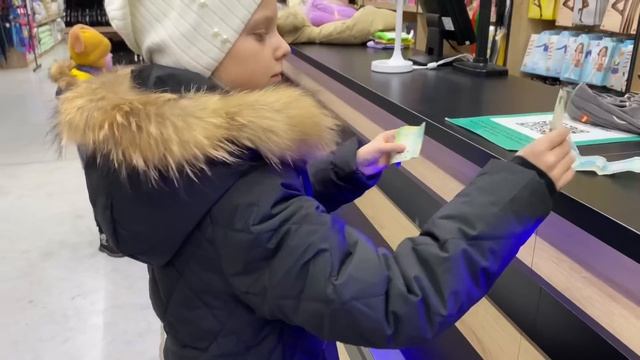 VLOG: Отмечаем День Рождения Насти / ? Распаковка подарков / Праздничный влог / Кушаем бургеры смотреть онлайн