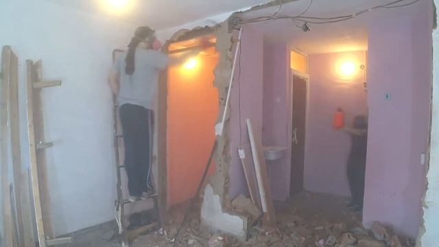 Демонтаж стен без перфоратора Как сломать стену смотреть онлайн