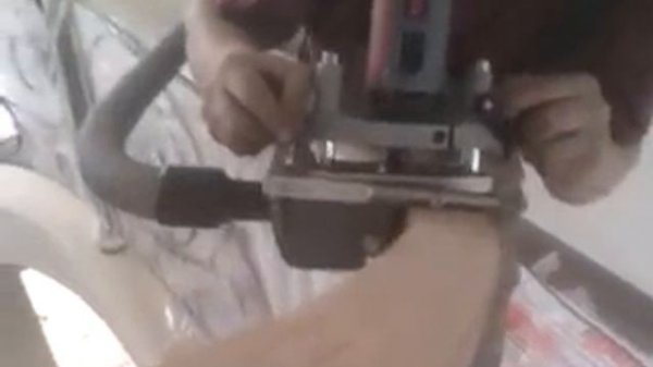 Фрезерование гнутого поручня (Shopmade device for bent handrail routing)