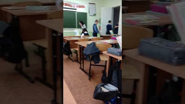 Как ведёт себя наш класс на перемене....