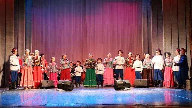 ансамбль "Живая Старина", СПб, молитва "Отче наш", протяжная "Дон Иванович", плясовая "У ворот" смотреть онлайн