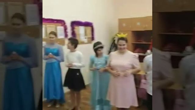 Играем в игру "испорченный телефон". смотреть онлайн