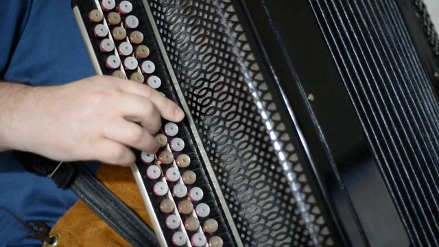 «Светит месяц» C-G; D7-G. Разбор песен на баяне ноты и аккорды. смотреть онлайн
